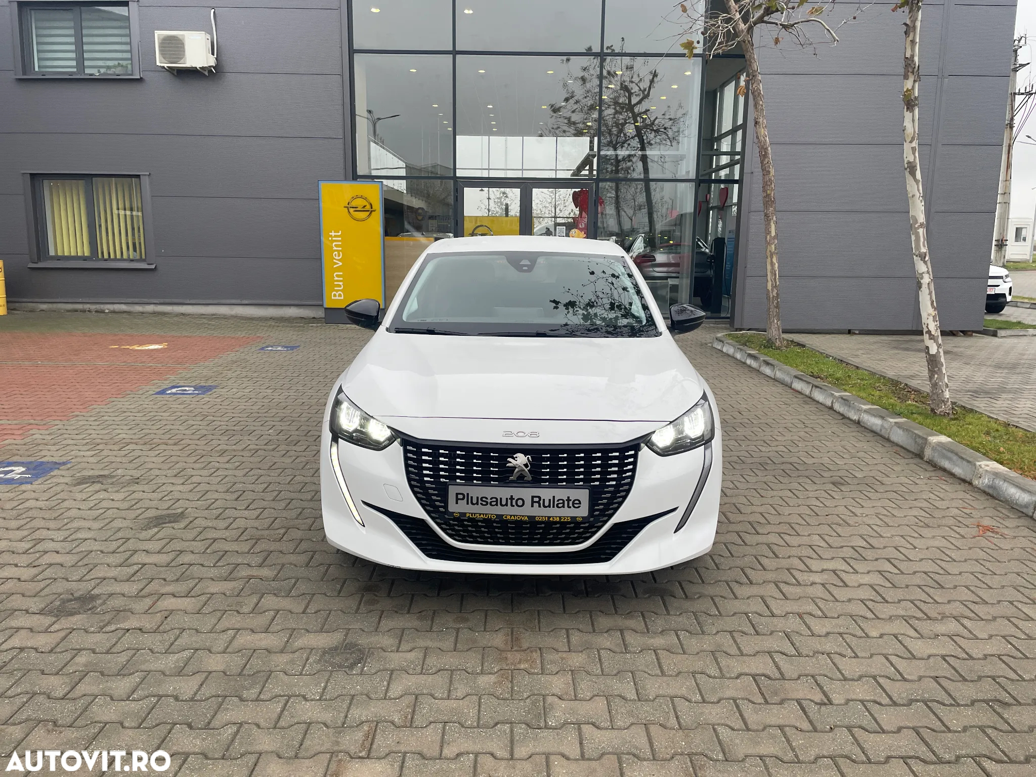 Peugeot 208 1.2 L PureTech STT EAT8 Active Pack - 3