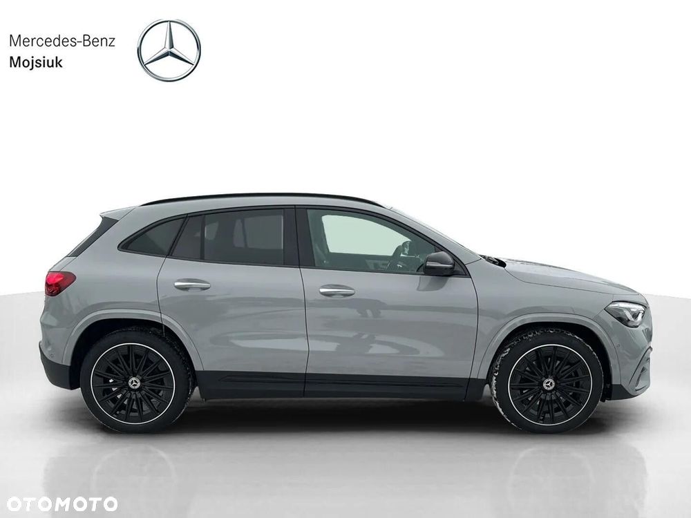 Mercedes-Benz GLA - 9