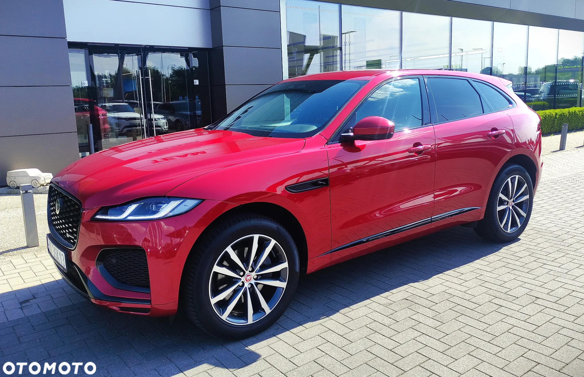 Jaguar F-Pace - 16