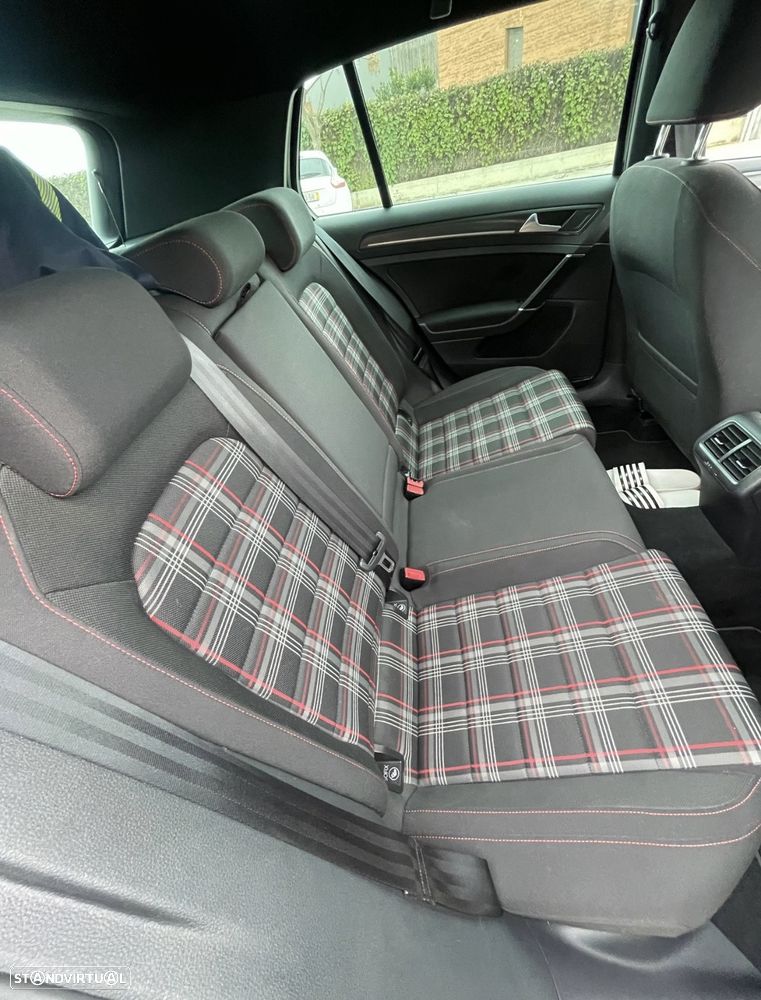 VW Golf 2.0 TSi GTi DSG Performance - 8
