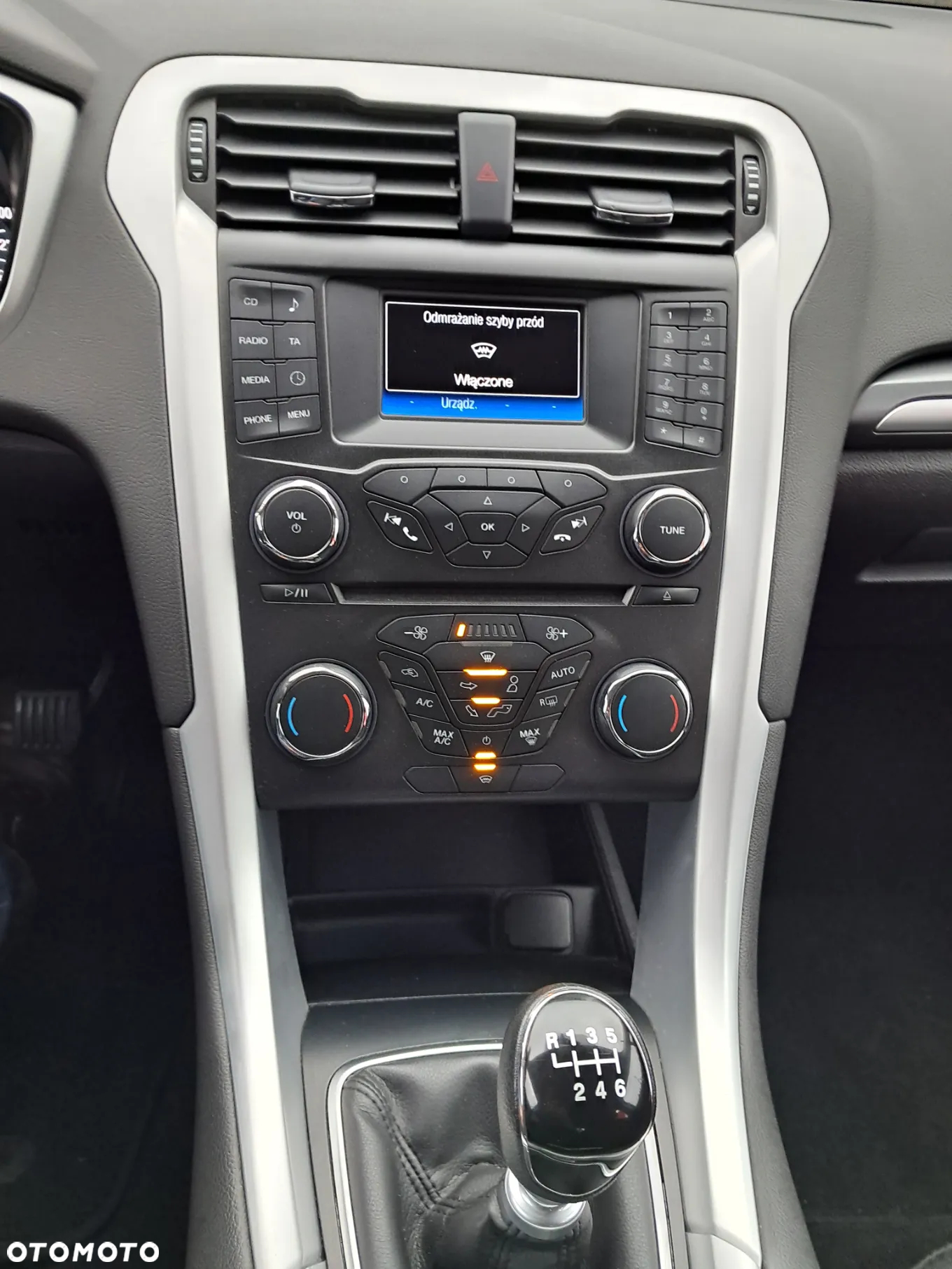 Ford Mondeo 1.5 EcoBoost Ambiente - 12