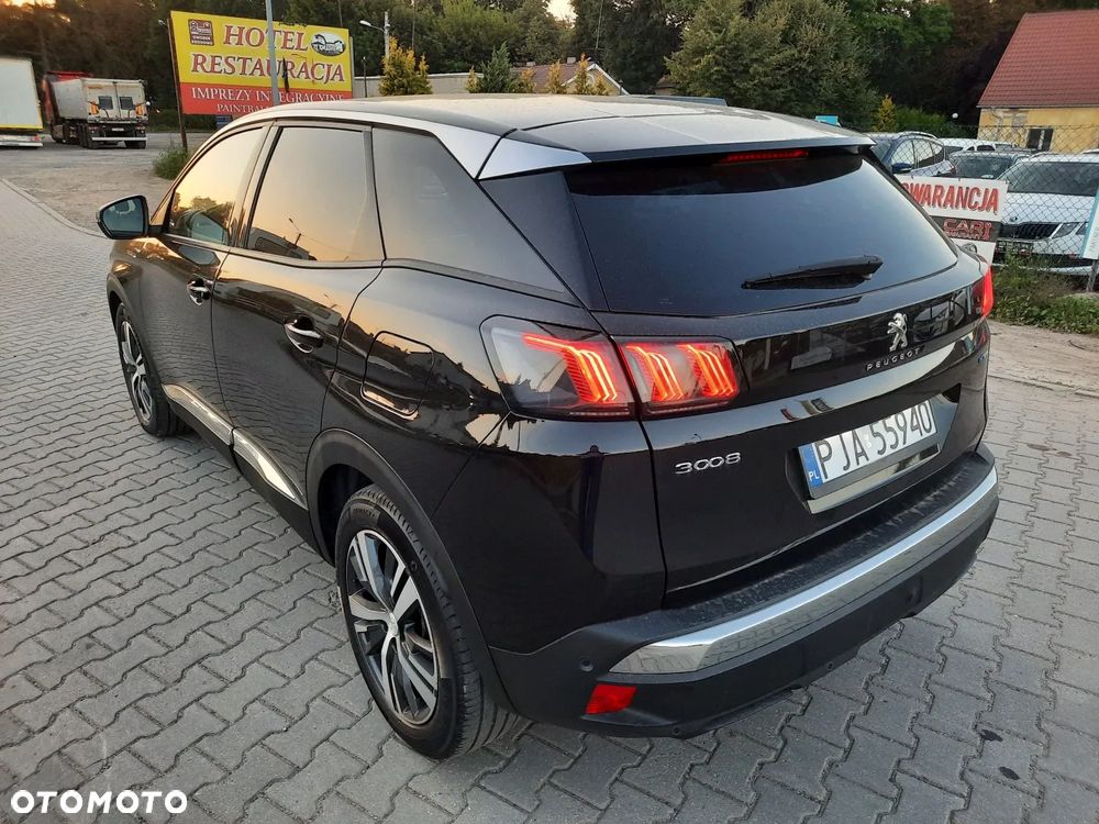 Peugeot 3008 1.6 PureTech HYbrid Allure S&S EAT8 - 10