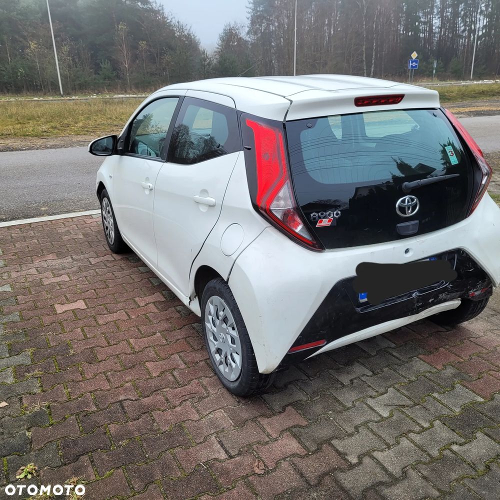 Toyota Aygo x.shift x-play connect - 6