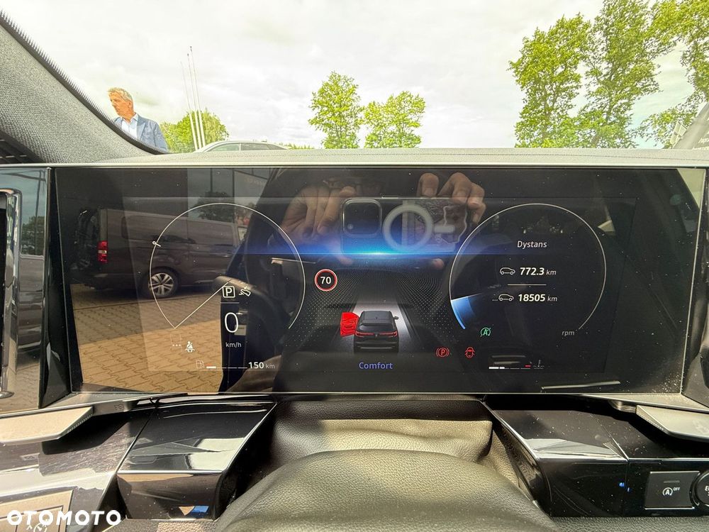 Renault Austral 1.3 TCe mHEV Iconic - 11