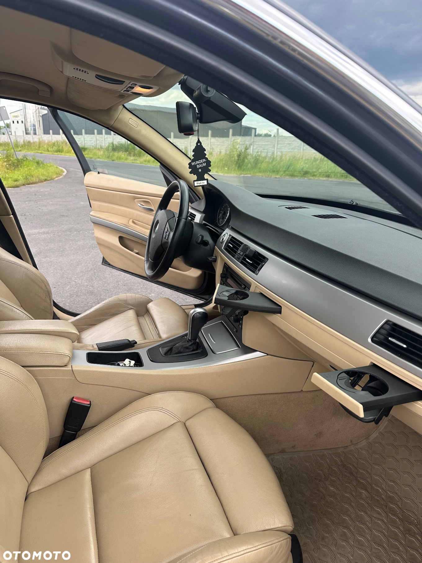 BMW Seria 3 325i Touring - 9