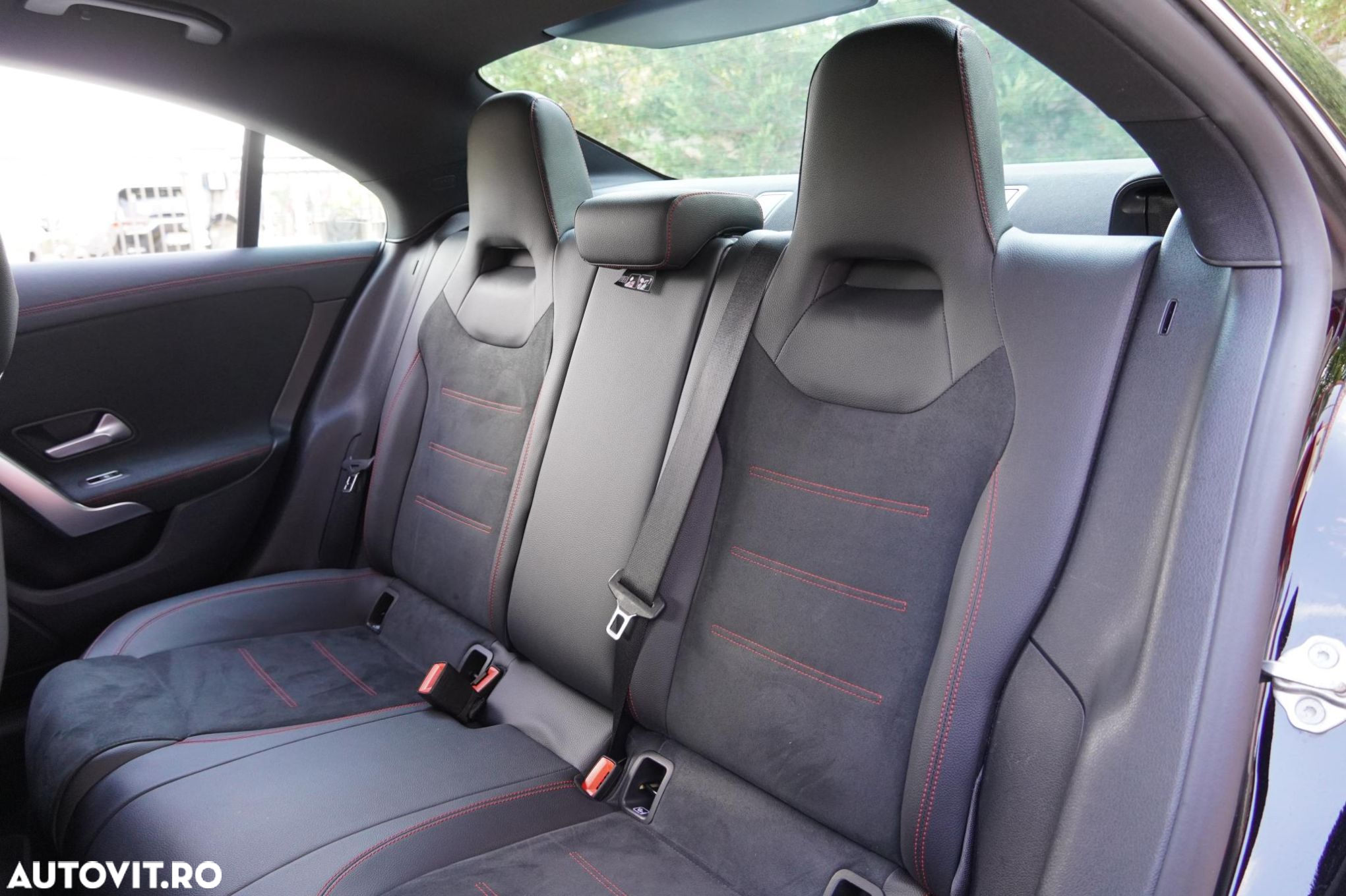 Mercedes-Benz CLA - 12