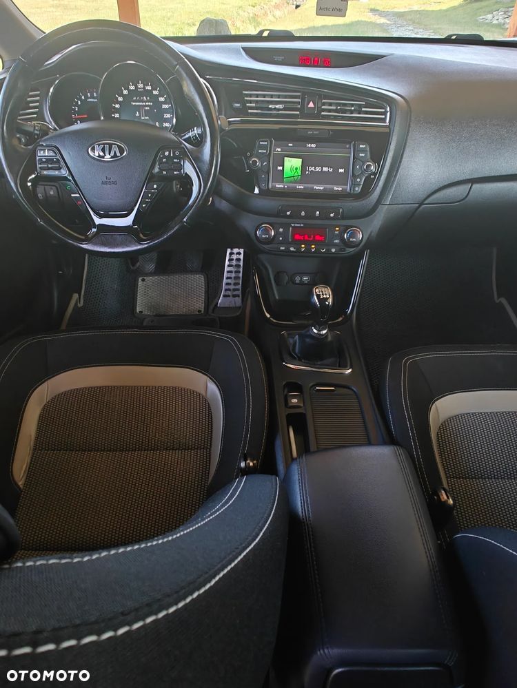 Kia Ceed 1.6 CRDi L Business Line - 10