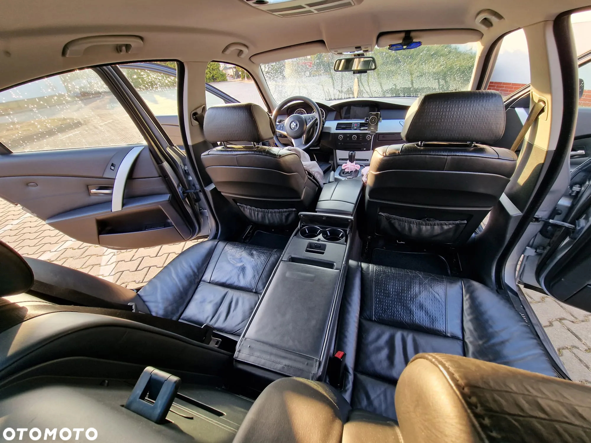 BMW Seria 5 545i - 13