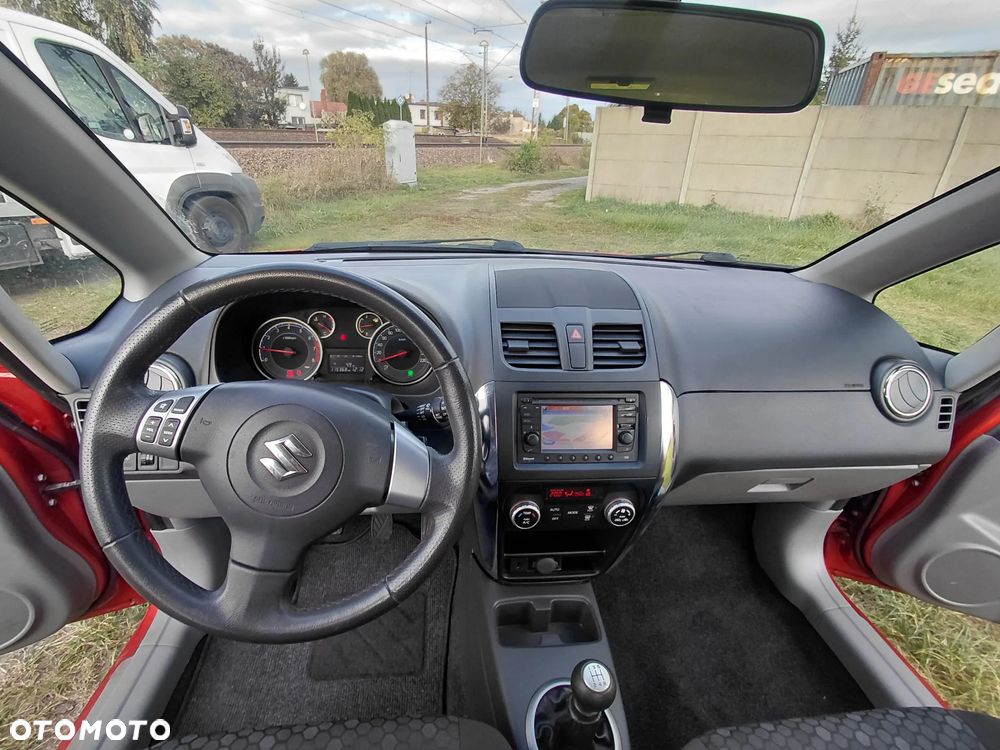 Suzuki SX4 1.6 VVT 4x4 Style - 12