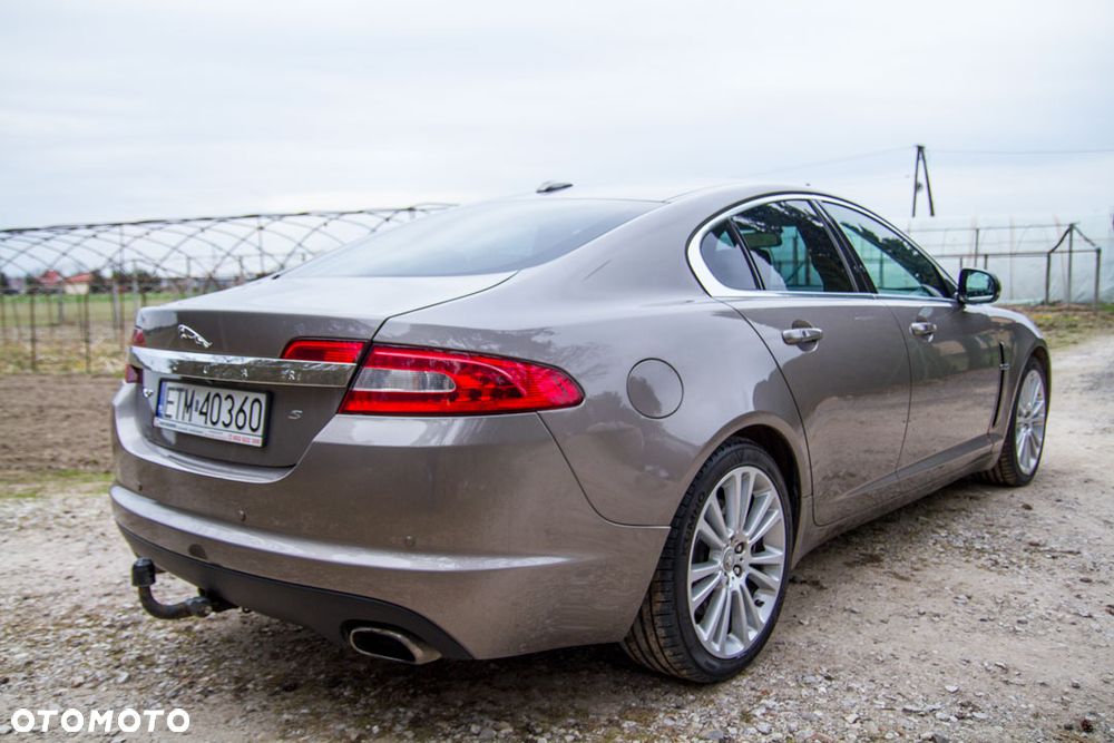 Jaguar XF - 4