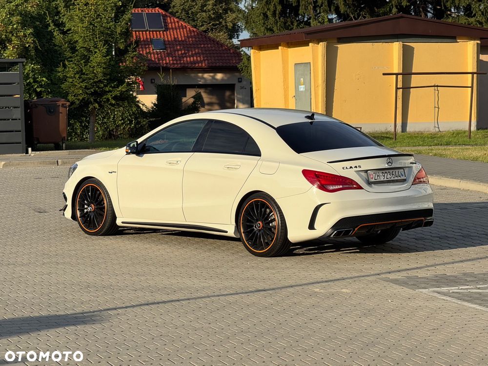 Mercedes-Benz CLA AMG 45 4Matic 7G-DCT Orange Art Edition - 21