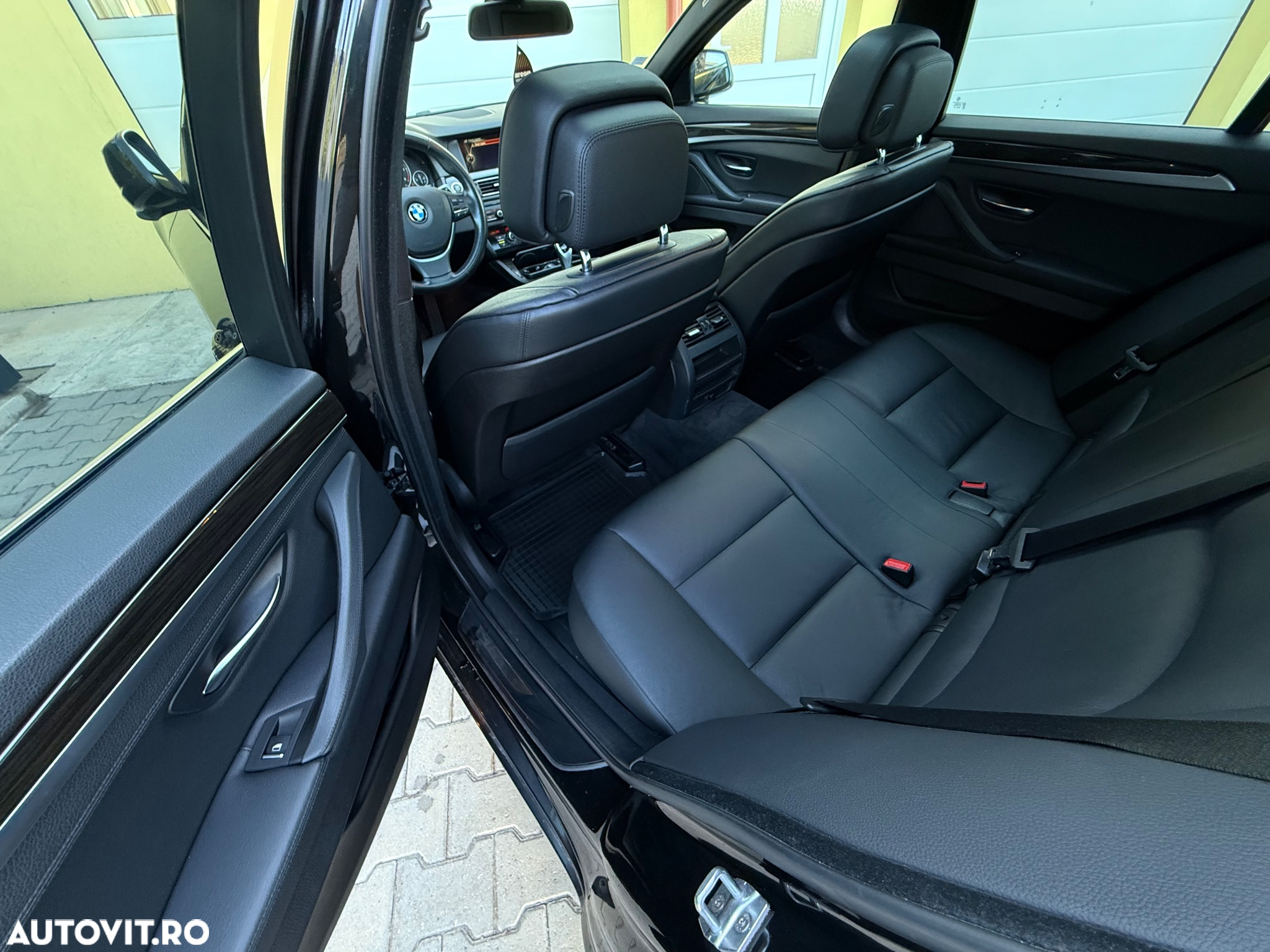 BMW Seria 5 520d Aut. - 9