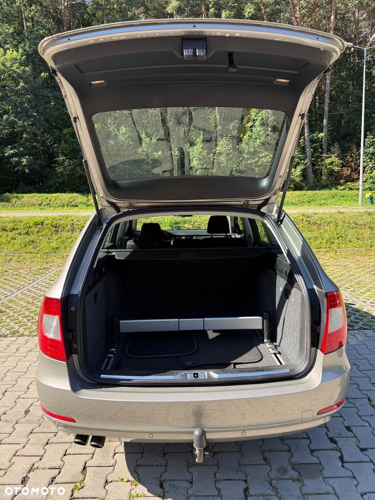Skoda Superb 2.0 TDI Comfort DSG - 13