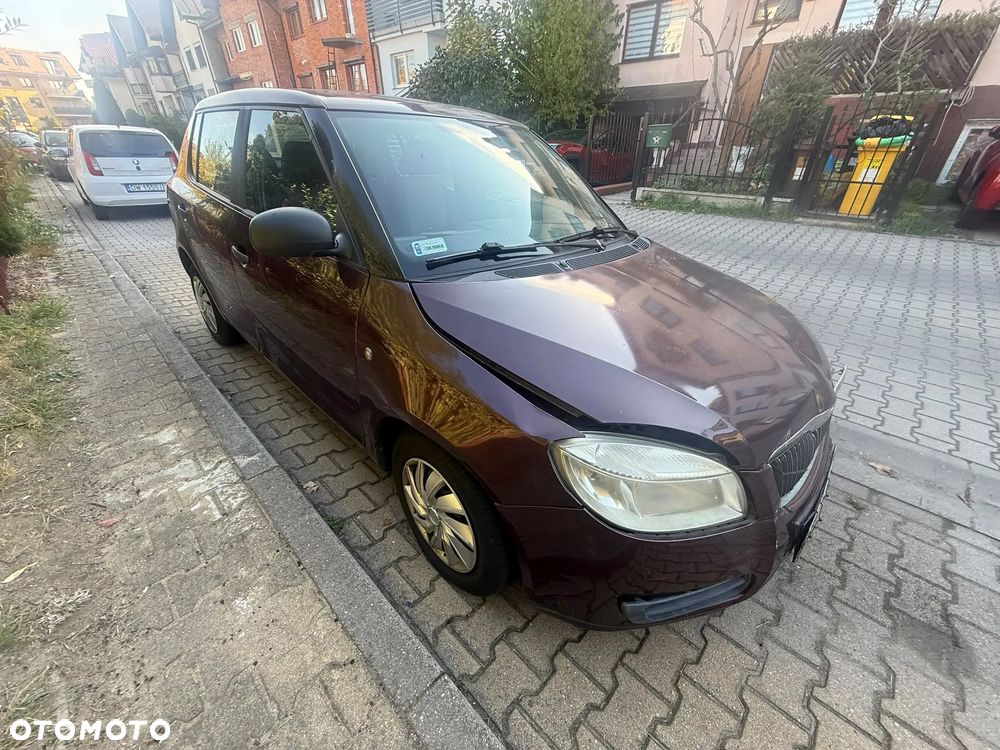 Skoda Fabia 2009 photo 3