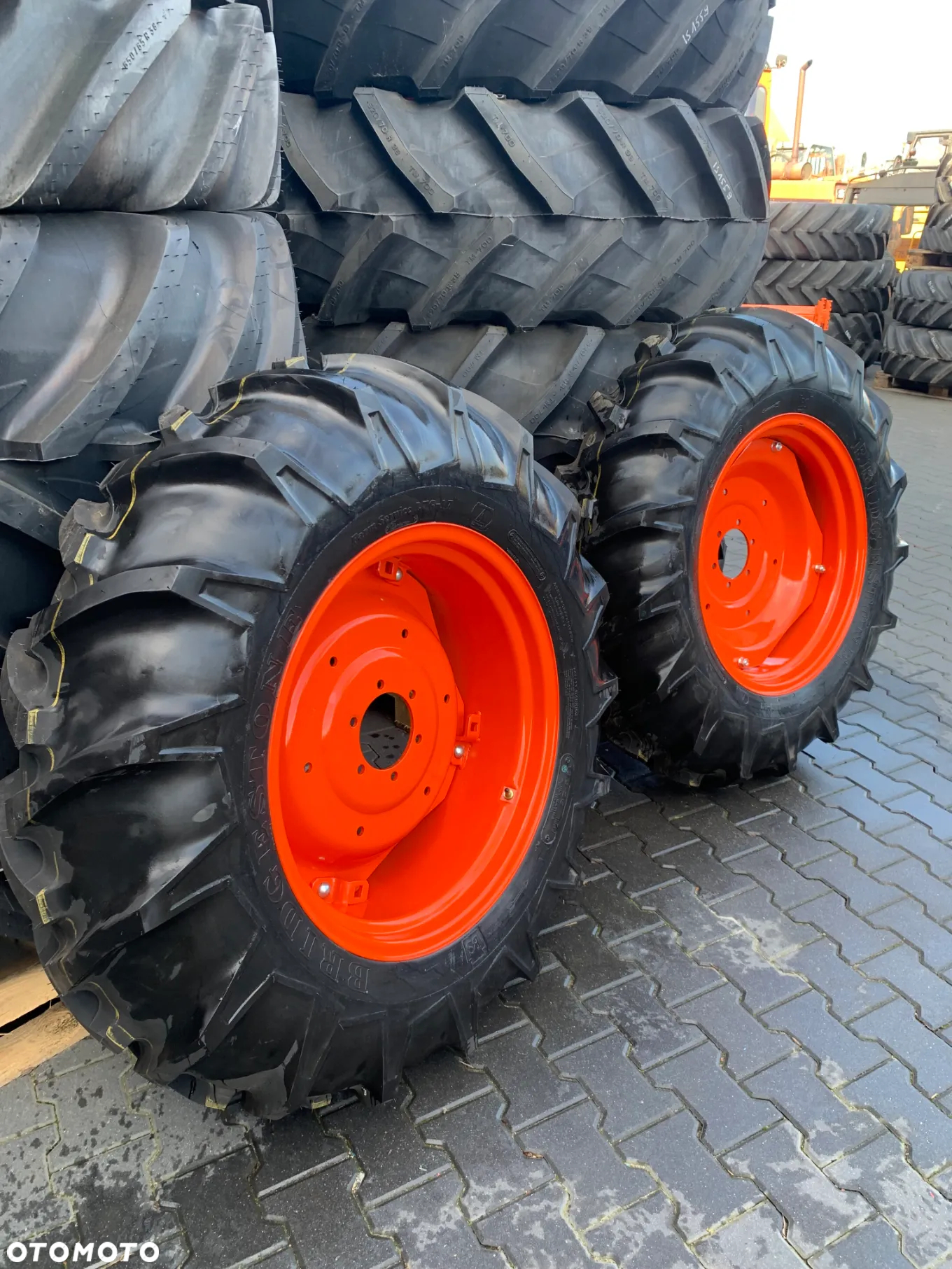 FV 23% Nowa Opona 13,6-26 BRIDGESTONE Farm service LUG17 Odpowiednik 340/80/26 Opona + Felga Kubota Koła - 3