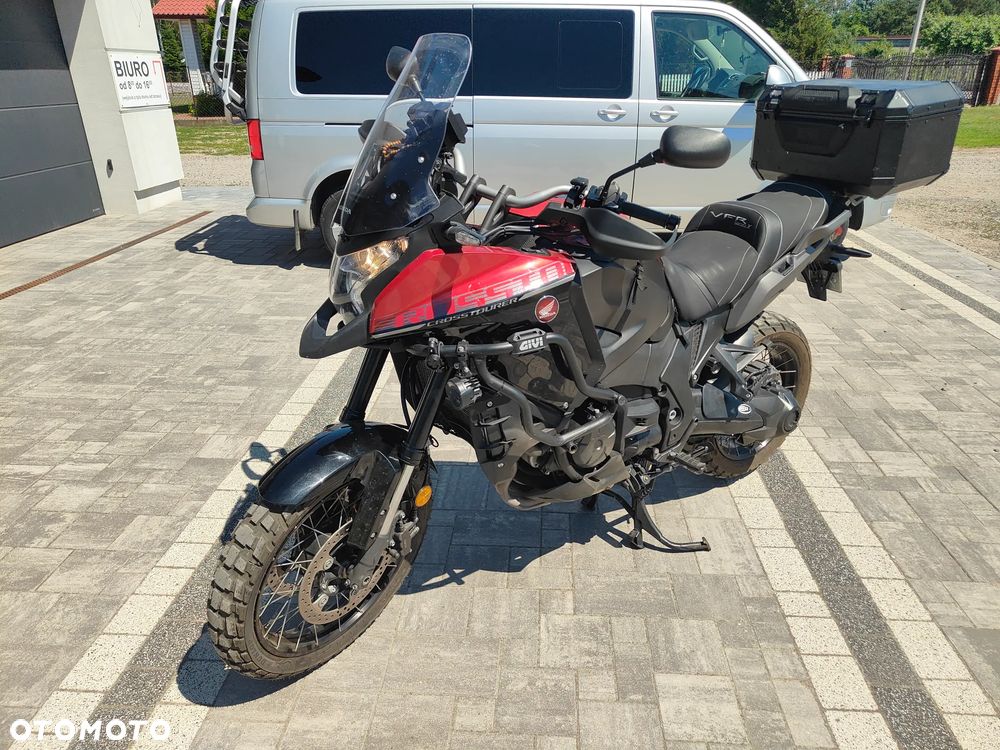 Honda VFR - 3