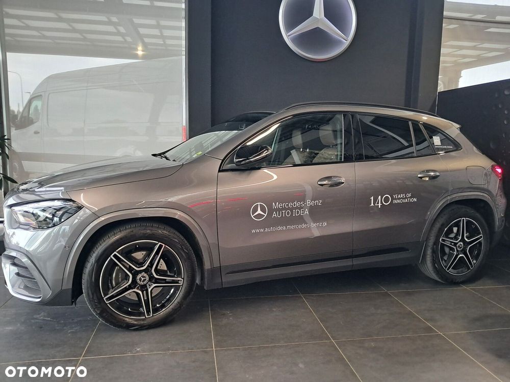 Mercedes-Benz GLA - 8