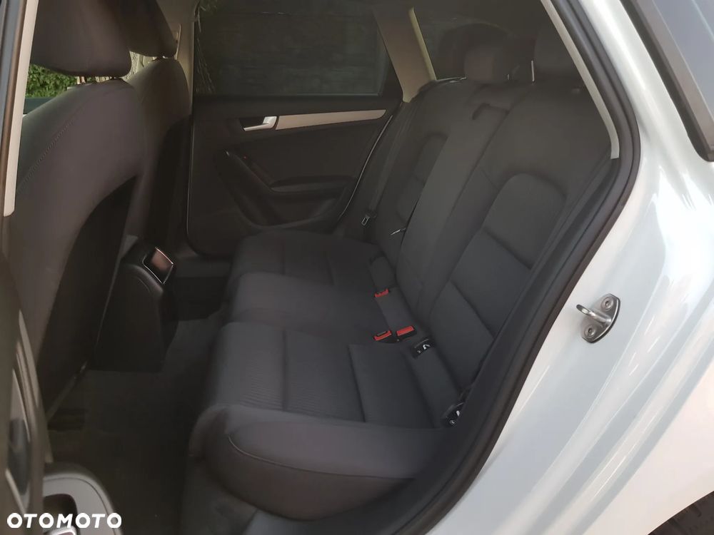 Audi A4 Avant 2.0 TDI ultra DPF Attraction - 12