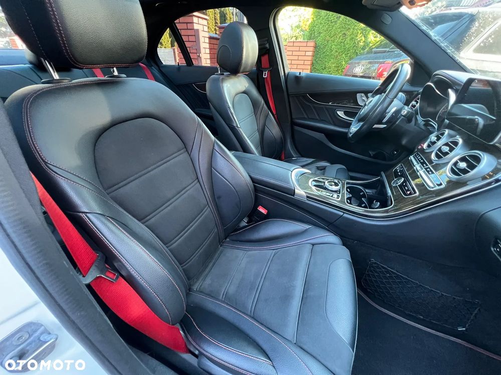 Mercedes-Benz Klasa C AMG 43 4Matic 9G-TRONIC - 23