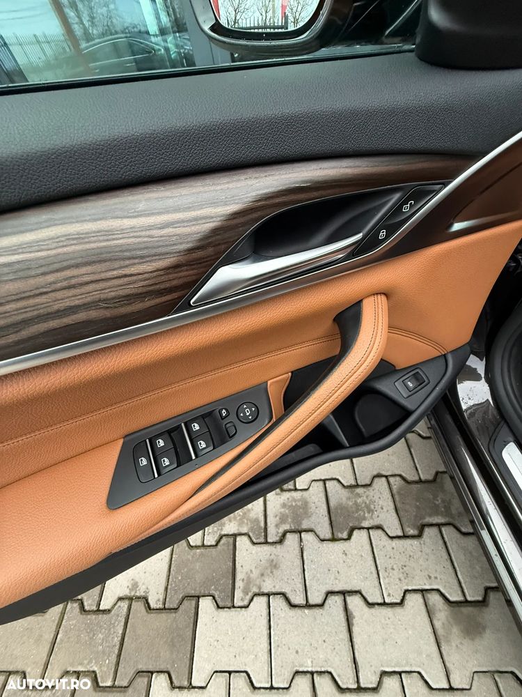 BMW Seria 5 520d Aut. Luxury Line - 25