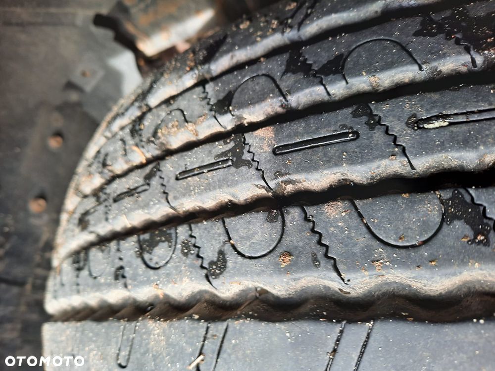 Mitsubishi FUSO - 13