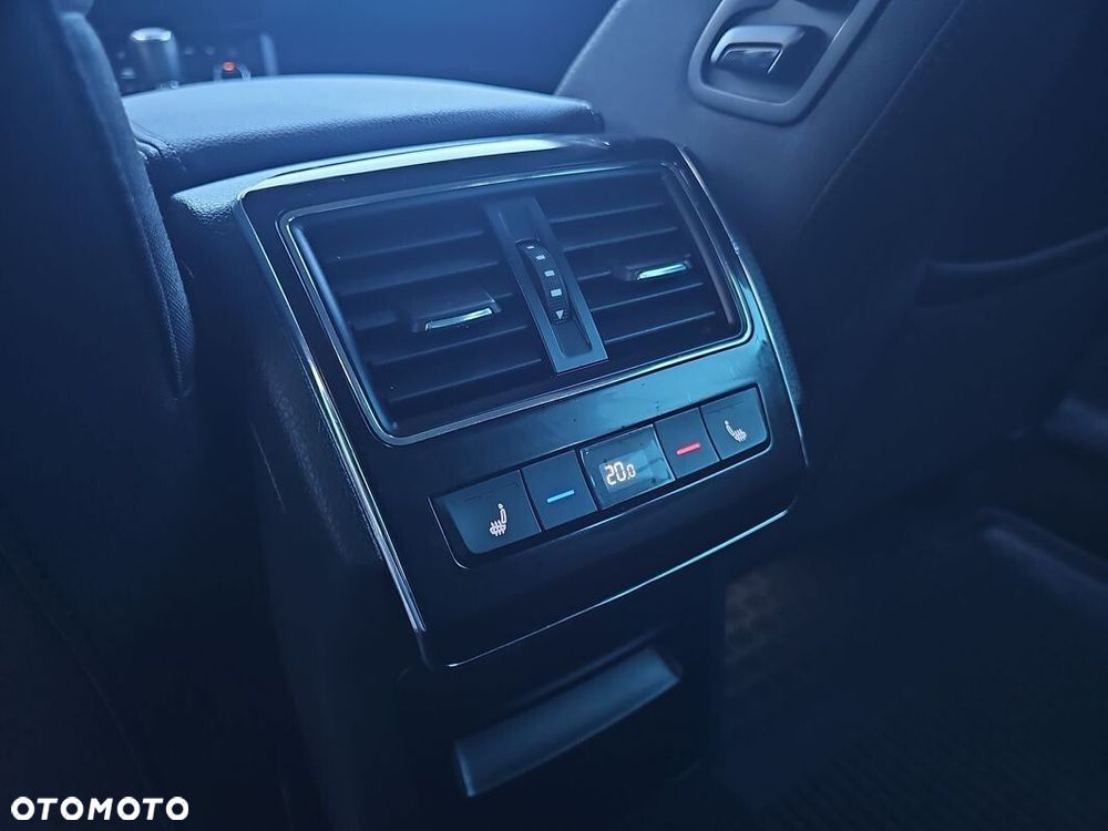 Skoda Superb 2.0 TDI SCR Style DSG - 22