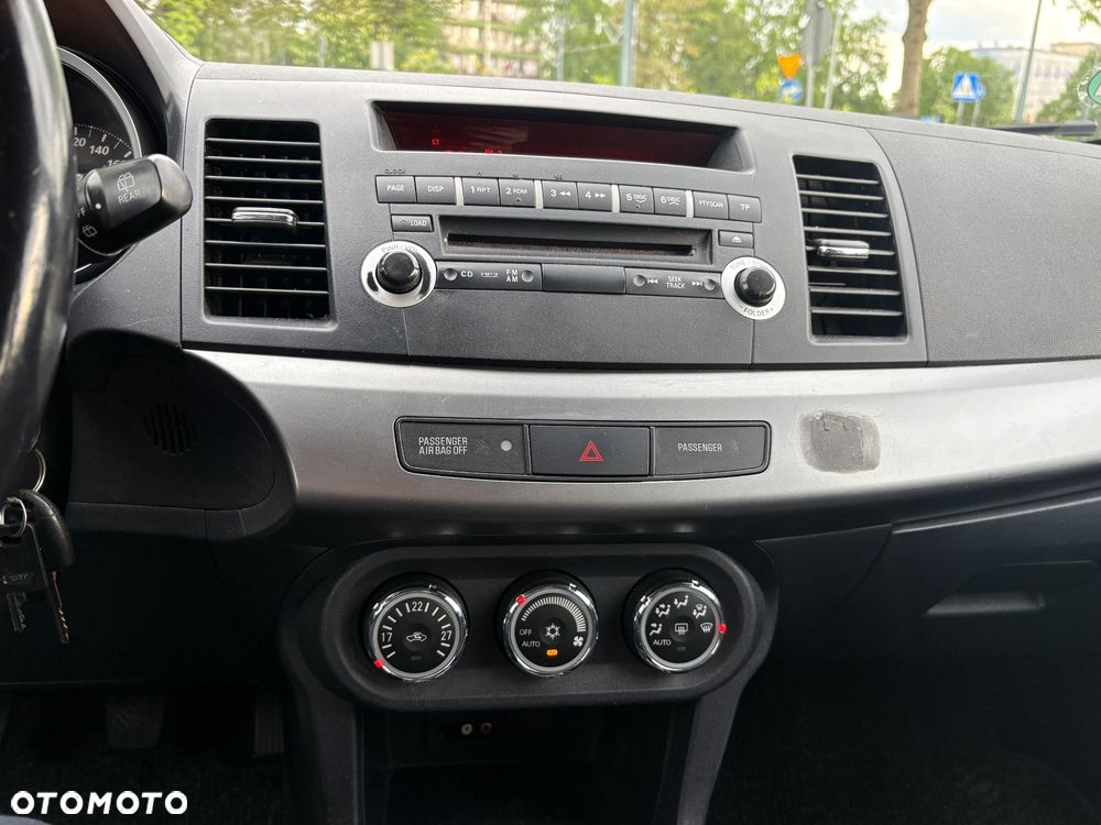Mitsubishi Lancer 1.6 Invite - 20