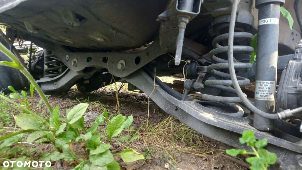 KIA SOUL III ZAWIESZENIE TYŁ KOMPLET WAHACZ ZWROTNICA ZACISK PIASTA SPRĘŻYN - 1