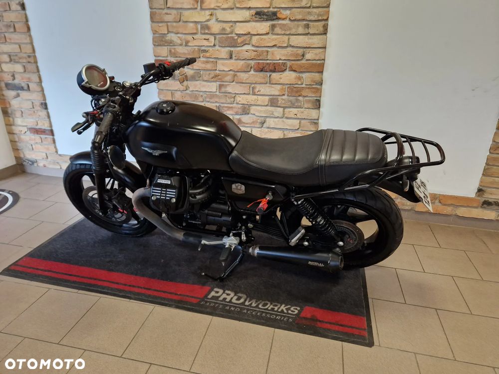 Moto Guzzi V7 - 7