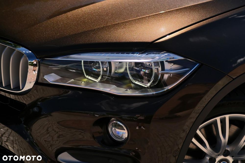 BMW X6 xDrive50i - 11