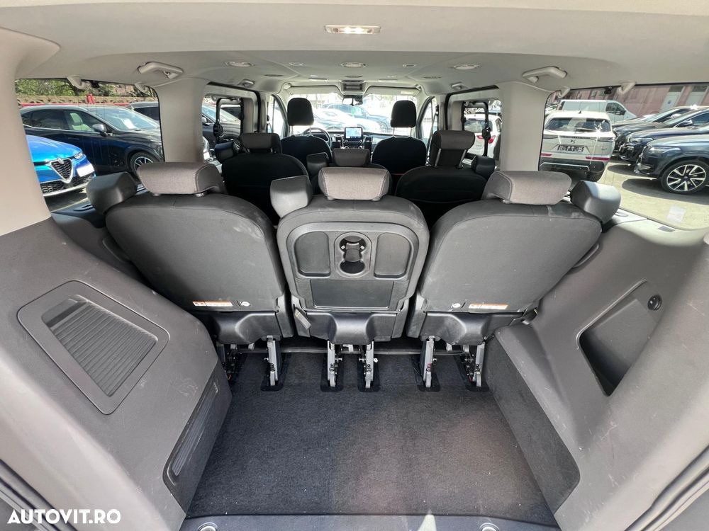 Ford Tourneo Custom - 21