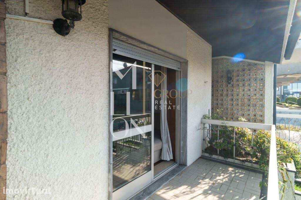 Moradia T4+1 com 4 Frentes e Excelente Exposição Solar em Pedrouços - Grande imagem: 5/30