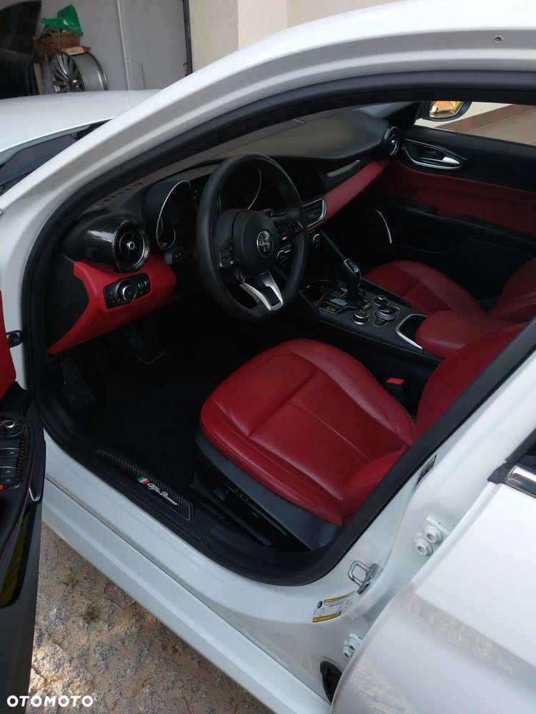 Alfa Romeo Giulia 2.0 Turbo TI Q4 - 8