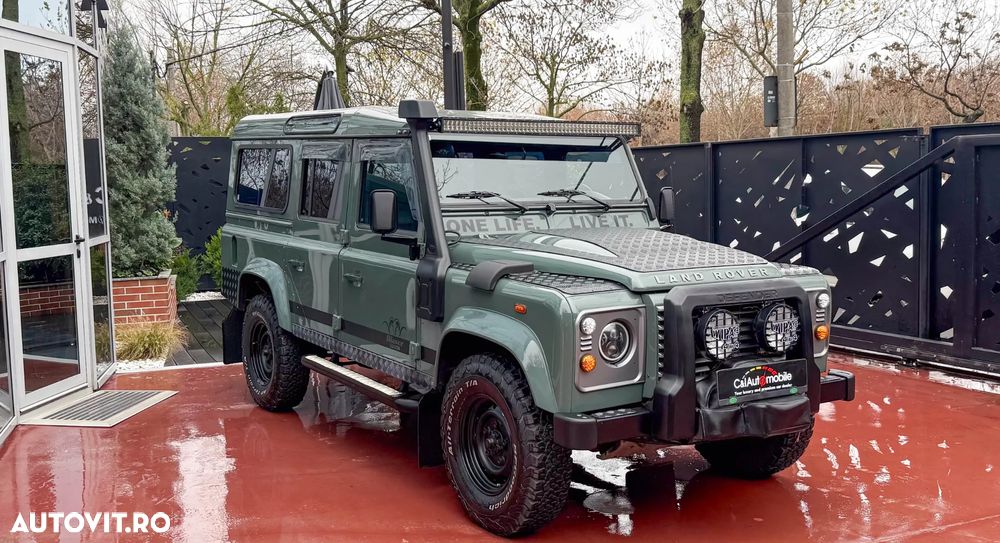Land Rover Defender - 2