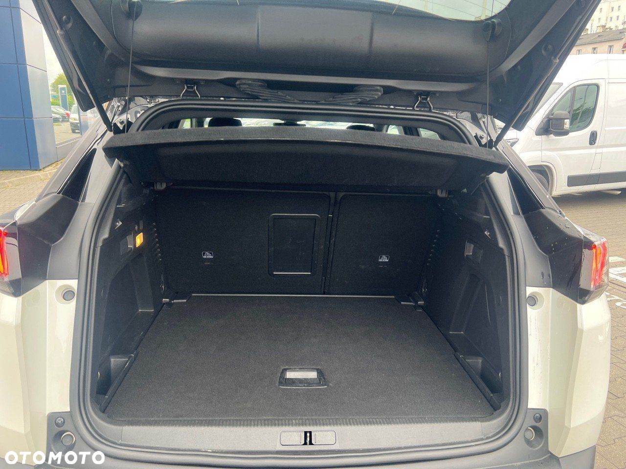 Peugeot 3008 1.5 BlueHDi GT S&S EAT8 - 6
