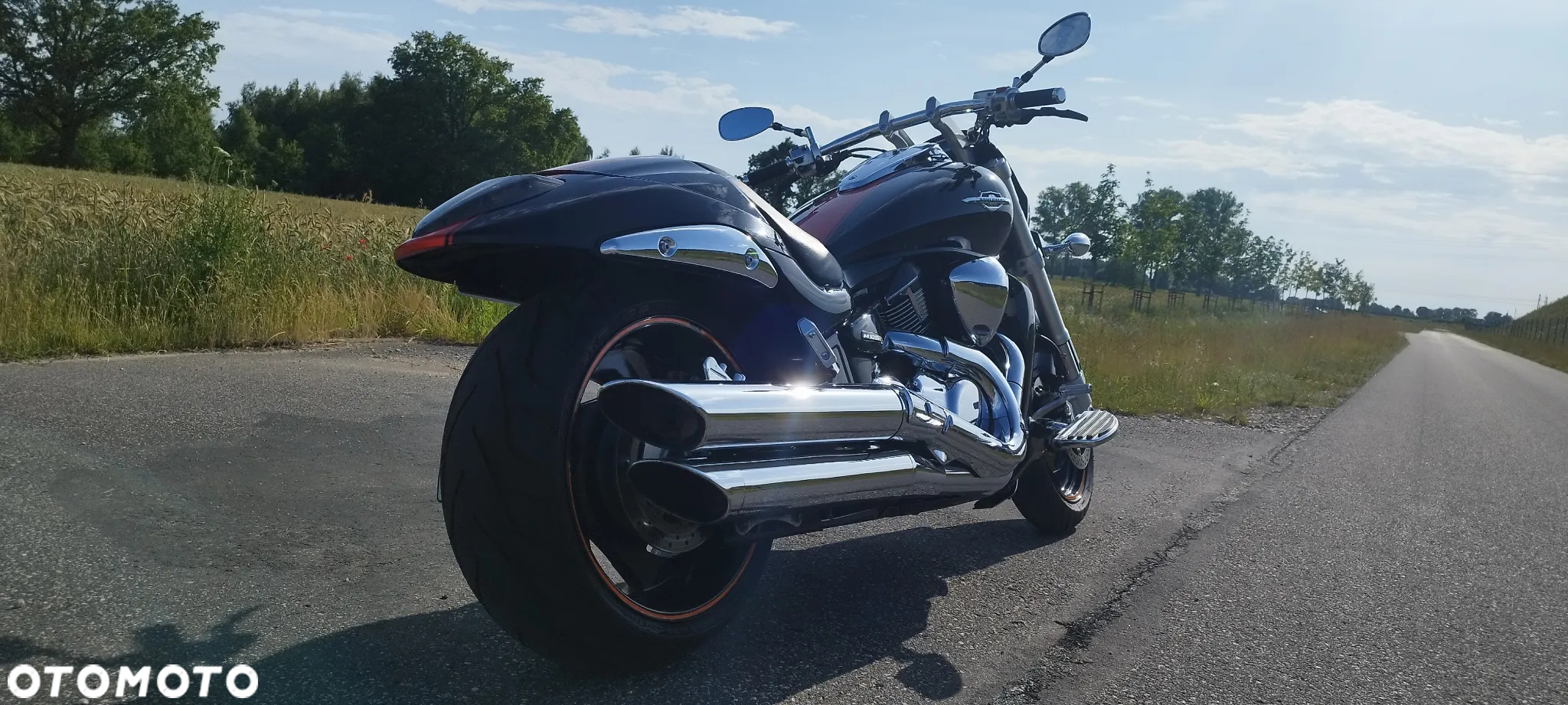Suzuki Intruder - 11