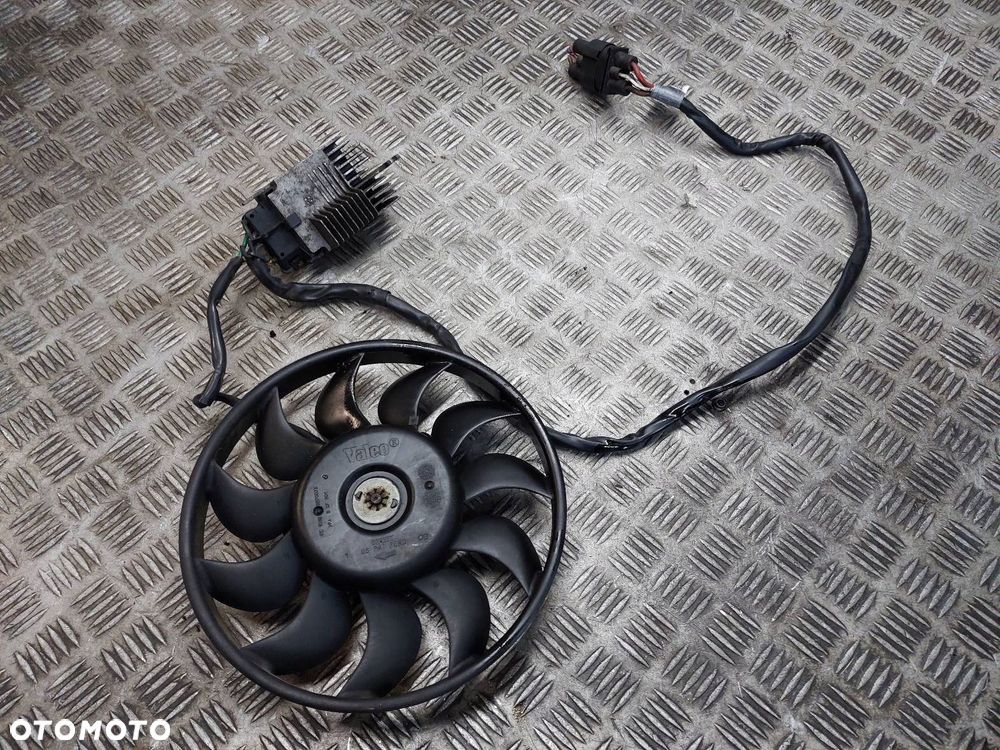 WENTYLATOR CHŁODNICY KLIMATYZACJI AUDI A4 B6 870681F - 1