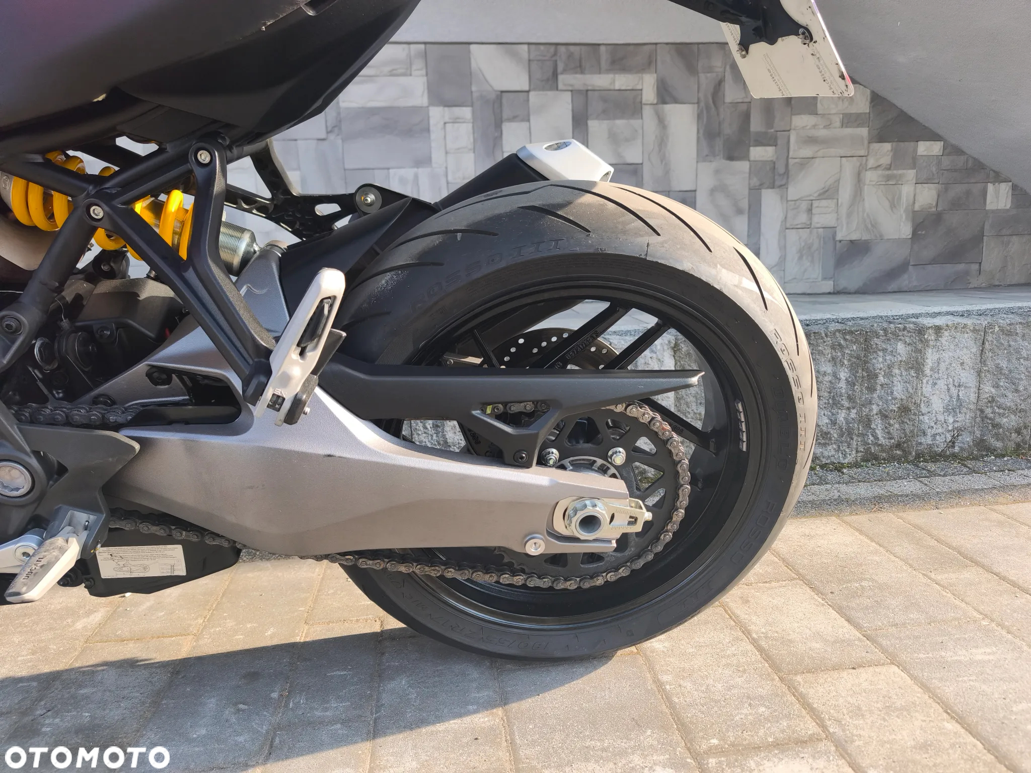 Ducati Monster - 18