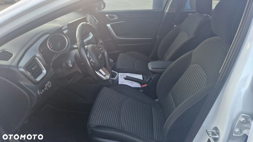 Kia Ceed 1.5 T-GDI M - 6