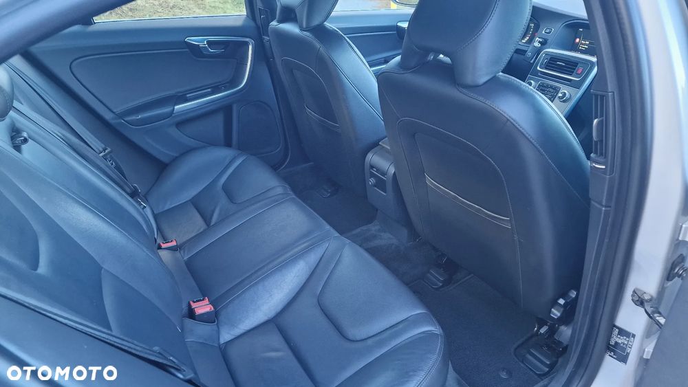 Volvo S60 D4 Summum - 24