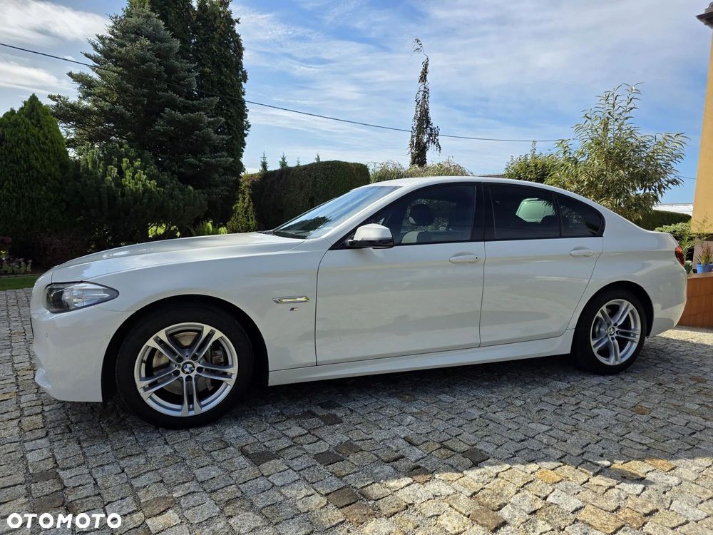 BMW Seria 5 525d xDrive - 4