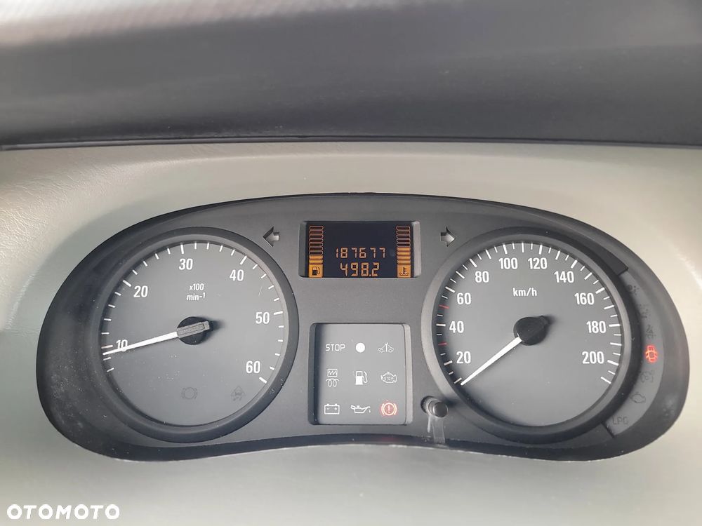 Opel Vivaro - 21