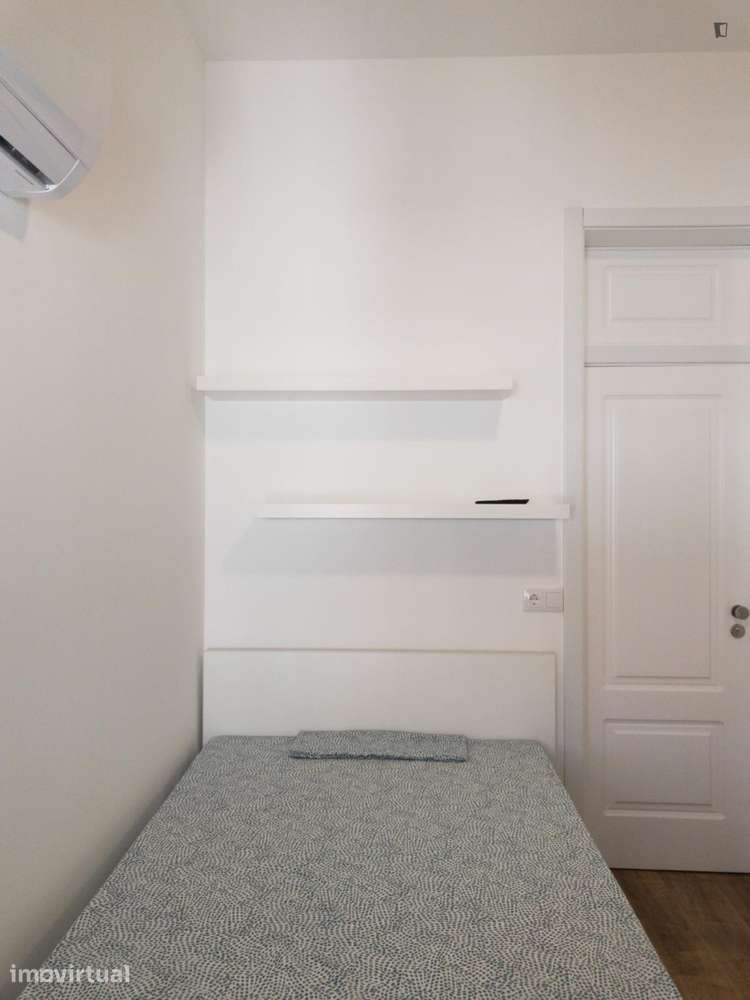 Estúdio - localizado em Alta Universitária Coimbra - Grande imagem: 4/7