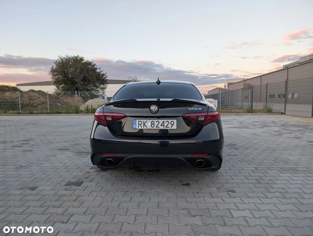 Alfa Romeo Giulia - 9