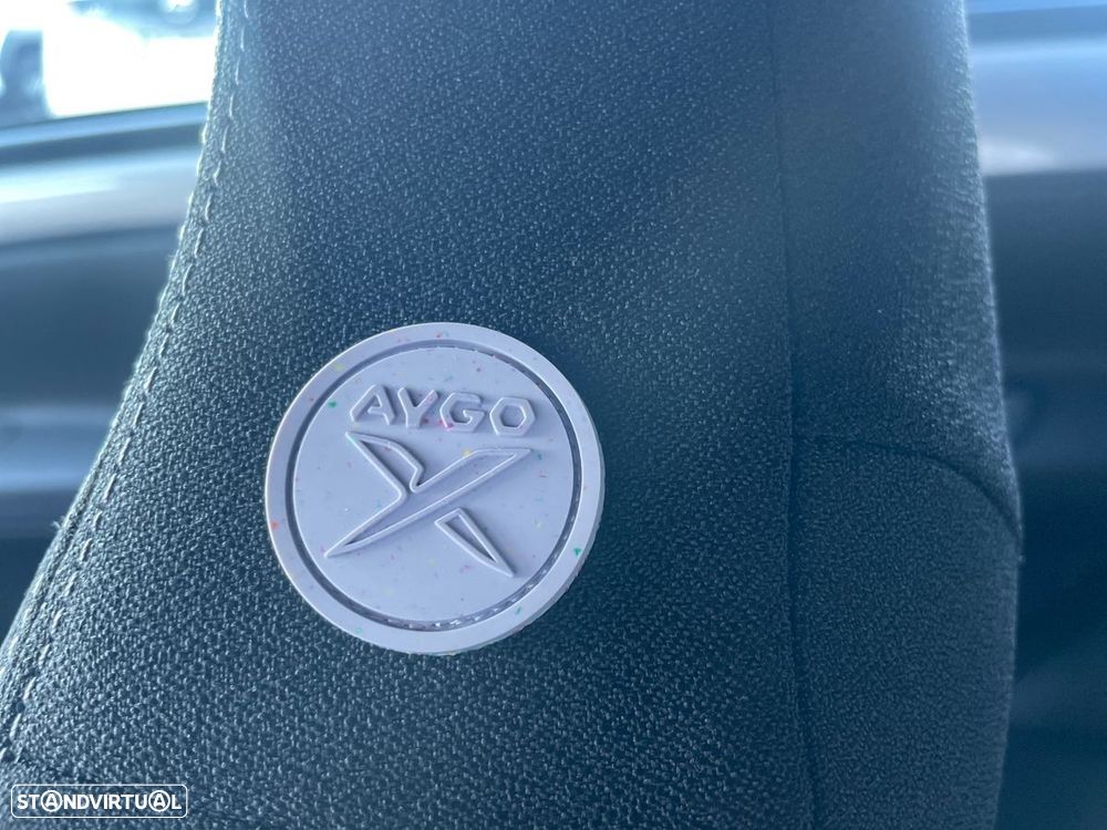 Toyota Aygo X 1.5 Hybrid Envy - 28