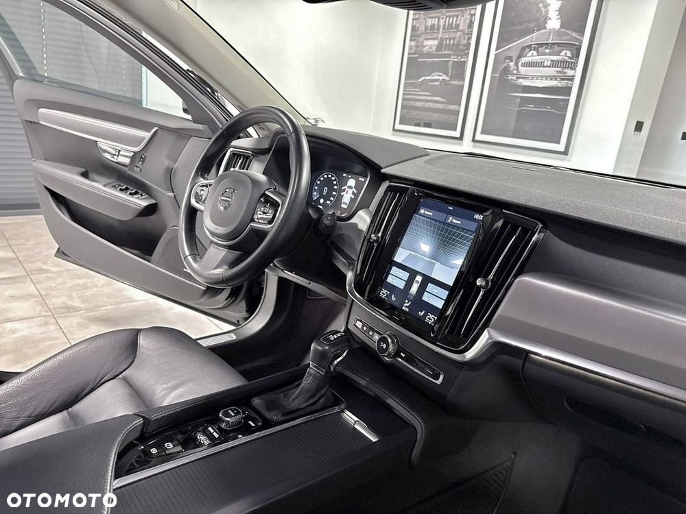 Volvo V90 D4 Geartronic Momentum Pro - 35