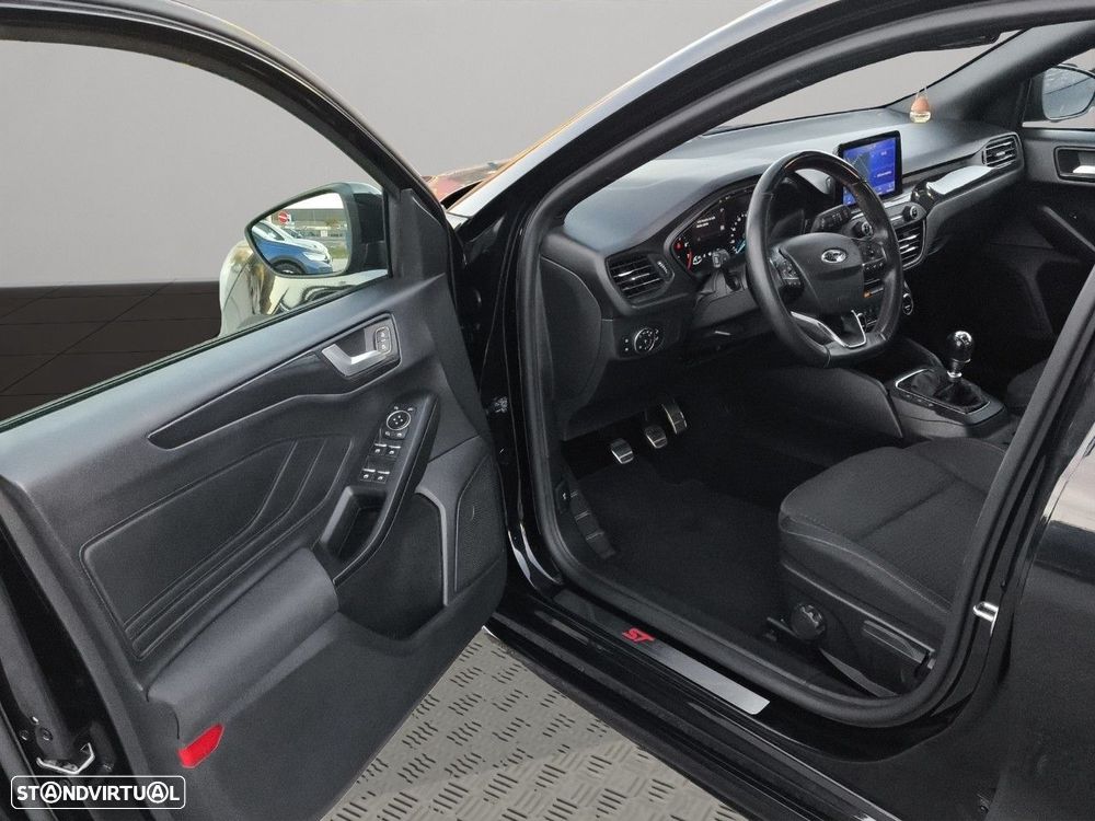 Ford Focus 1.0 EcoBoost MHEV ST-Line - 19