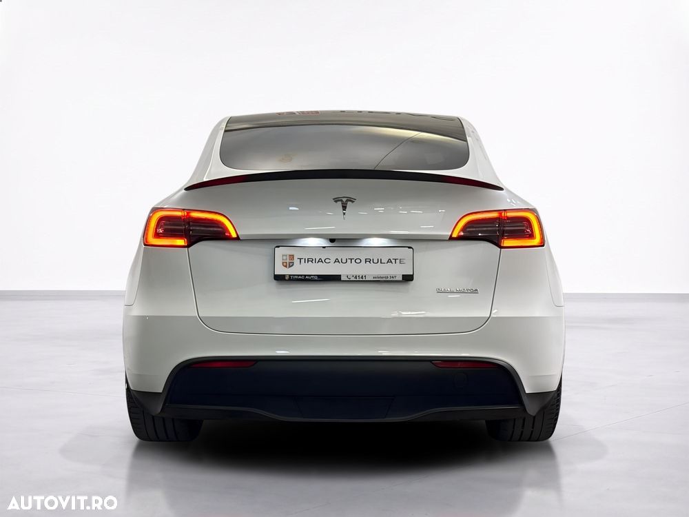 Tesla Model Y - 5