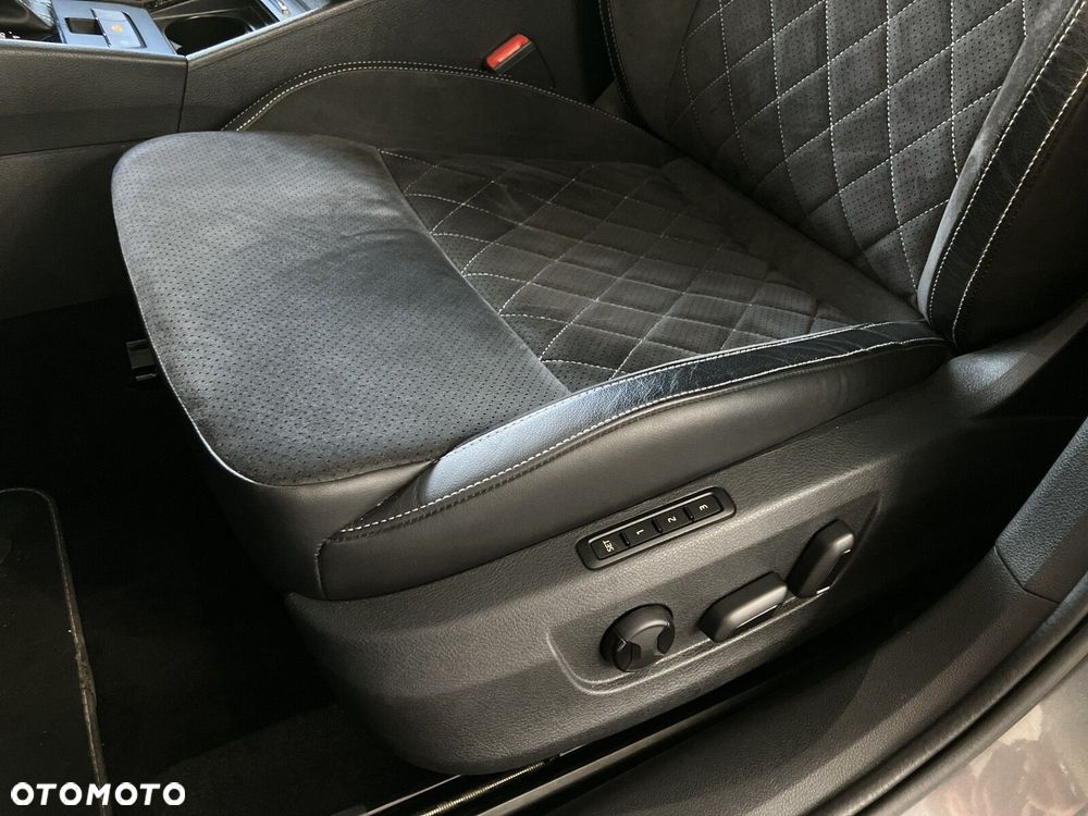 Skoda Superb 2.0 TDI SCR Sportline DSG - 14