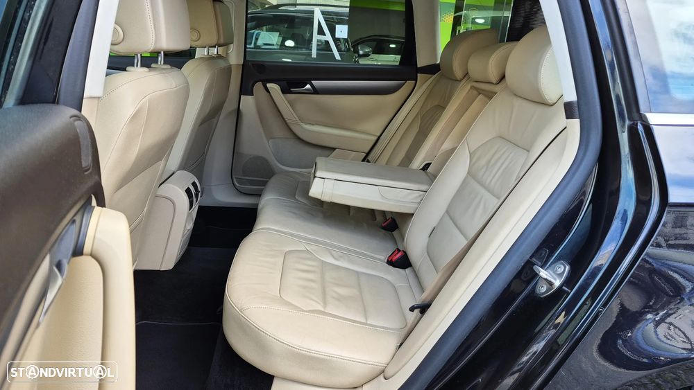 VW Passat 1.6 TDI BlueMotion Highline - 15